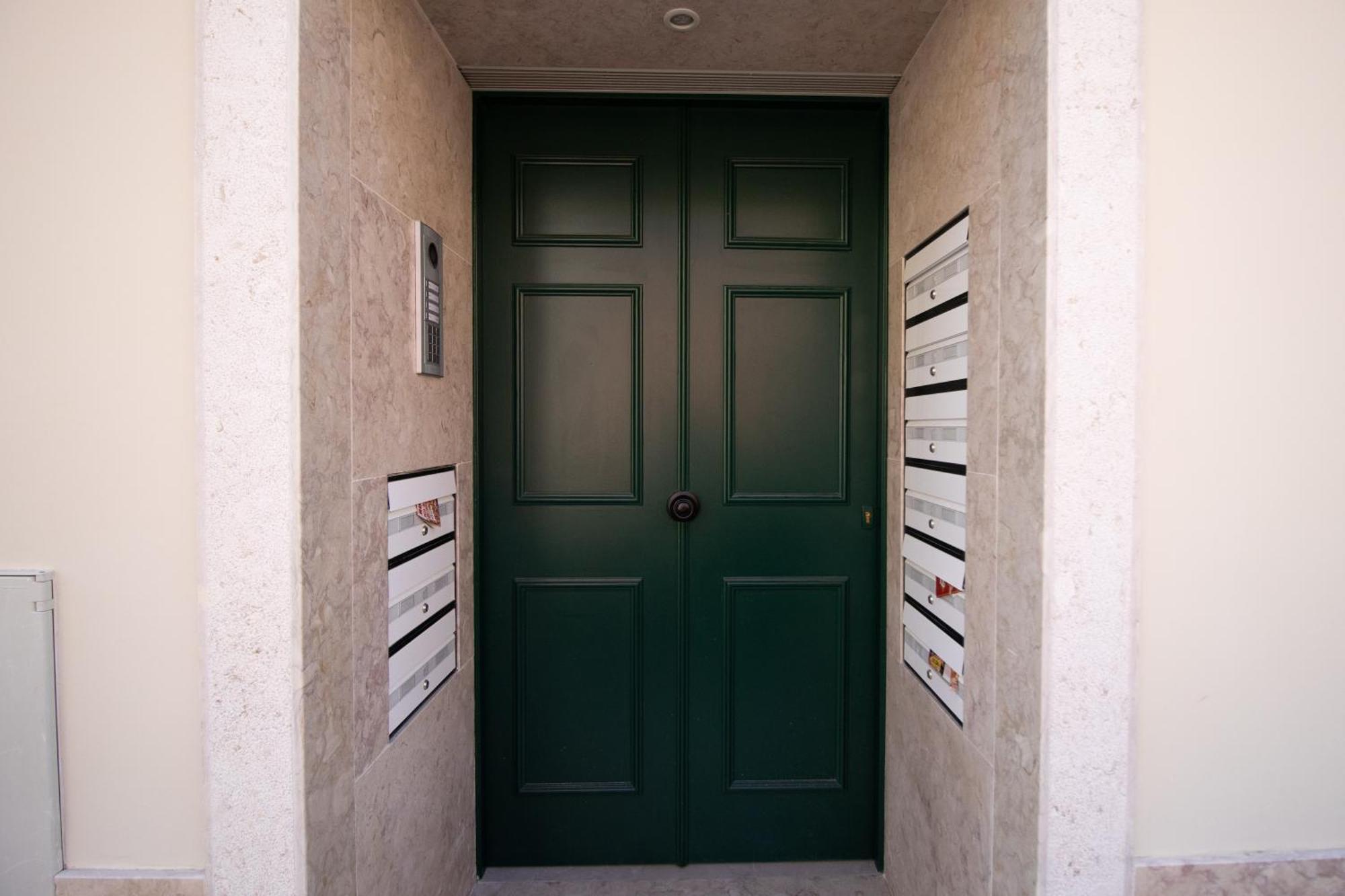 Apartment Reference T1 *